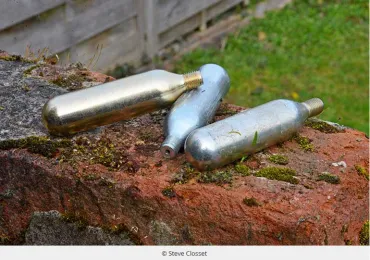 Drogues les dangers du gaz hilarant