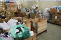 Caisses remplies de contrefaçons