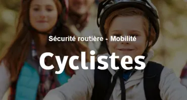Enfin à vélo avec casque