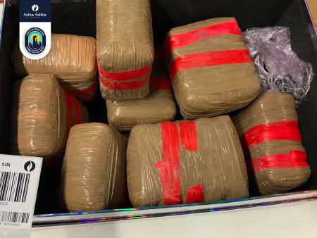 huiszoekingen leveren 14kg drugs en hoeveelheid cash geld op
