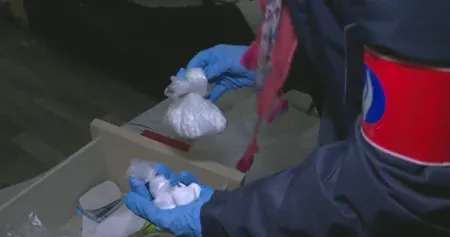 De politie heeft cocaïne gevonden.