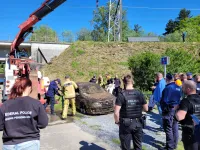Véhicule sorti de la Sambre