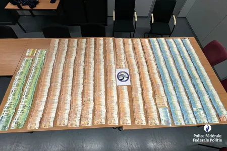 Plus de 250 000 € et plusieurs kilos de drogues saisis lors d’une vaste opération transfrontalière