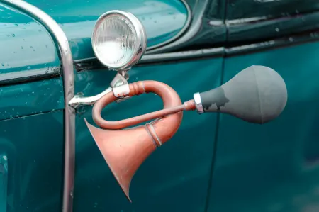 Sécurité Routière : Coups de klaxon et appels de phare