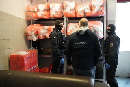 Small Boats : 19 arrestations !