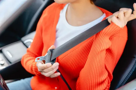 Sécurité routière : quelques questions courantes sur le port de la ceinture