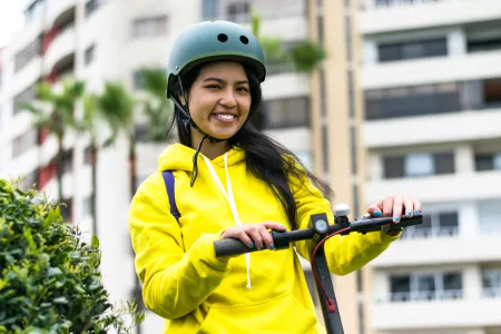Sécurité Routière – Trottinettes et engins électriques : le casque devient obligatoire, mais pas pour tout le monde
