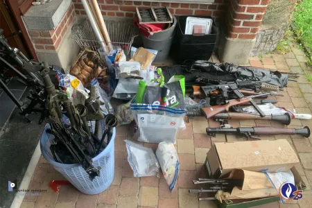 Grootschalige politieoperatie in heel Wallonië: wapens in beslag genomen en meerdere personen opgepakt. 