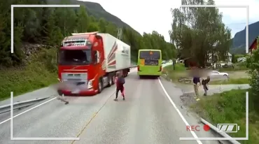 Contacts : Panel de la route - Situations avec des poids-lourds