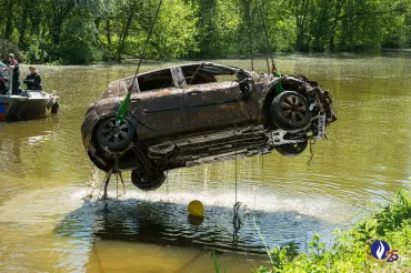 139 véhicules extraits des eaux de la Sambre