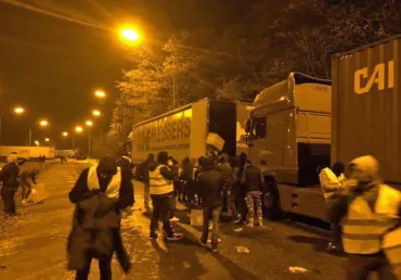 Pillage d'une remorque de camion